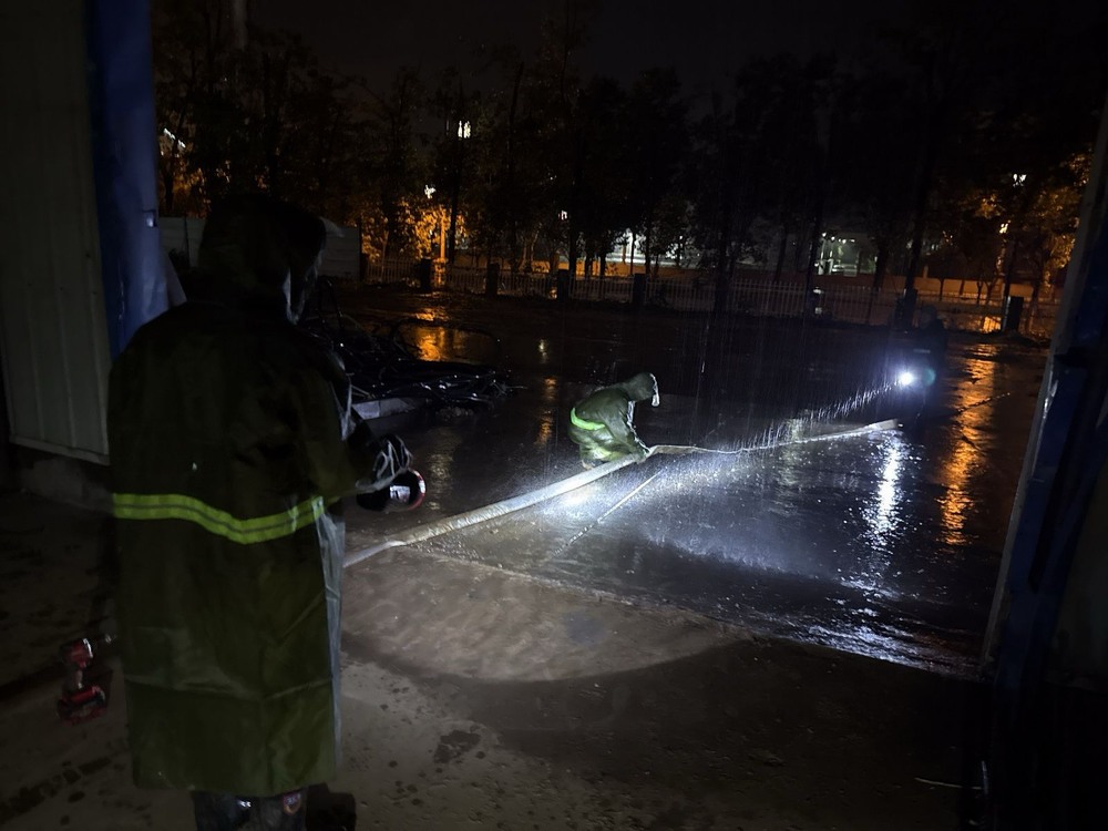 風(fēng)雨中的擔(dān)當(dāng)！陜煤建設(shè)銅煤公司基層項目部強(qiáng)降雨應(yīng)對紀(jì)實