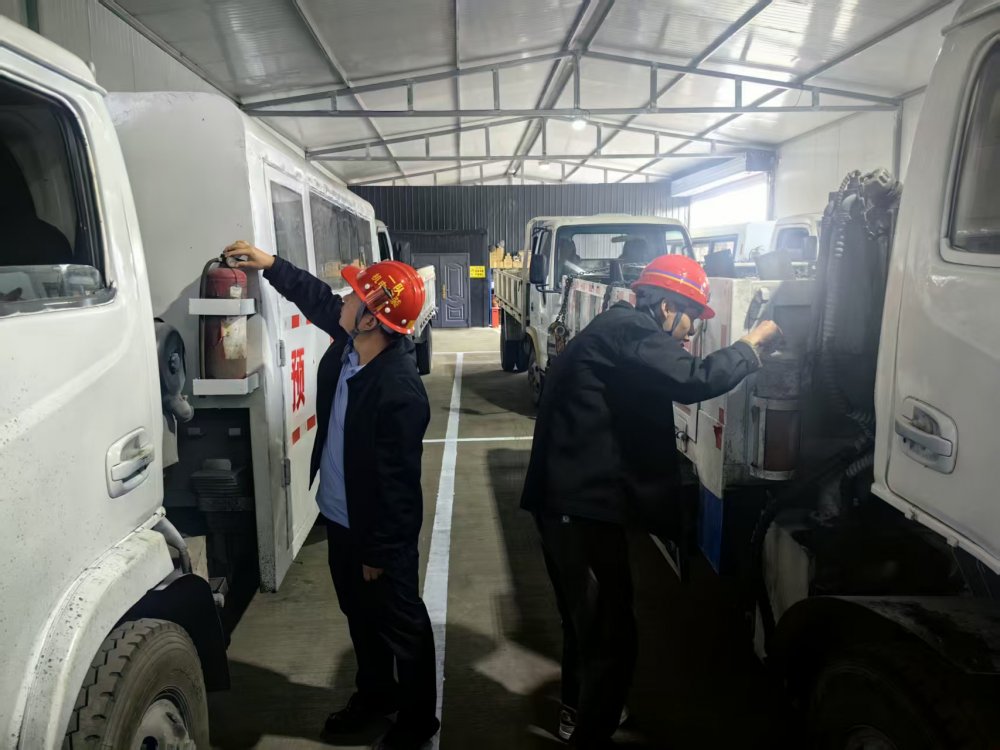 陜煤建設(shè)機(jī)電安裝公司：開(kāi)展“雙節(jié)”安全專(zhuān)項(xiàng)檢查 織密安全生產(chǎn)防護(hù)網(wǎng)