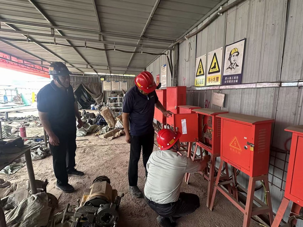 安全生產(chǎn)不放假，應(yīng)急值守不“打烊”—陜煤建設(shè)礦建二公司開(kāi)展“雙節(jié)”期間安全生產(chǎn)大排查