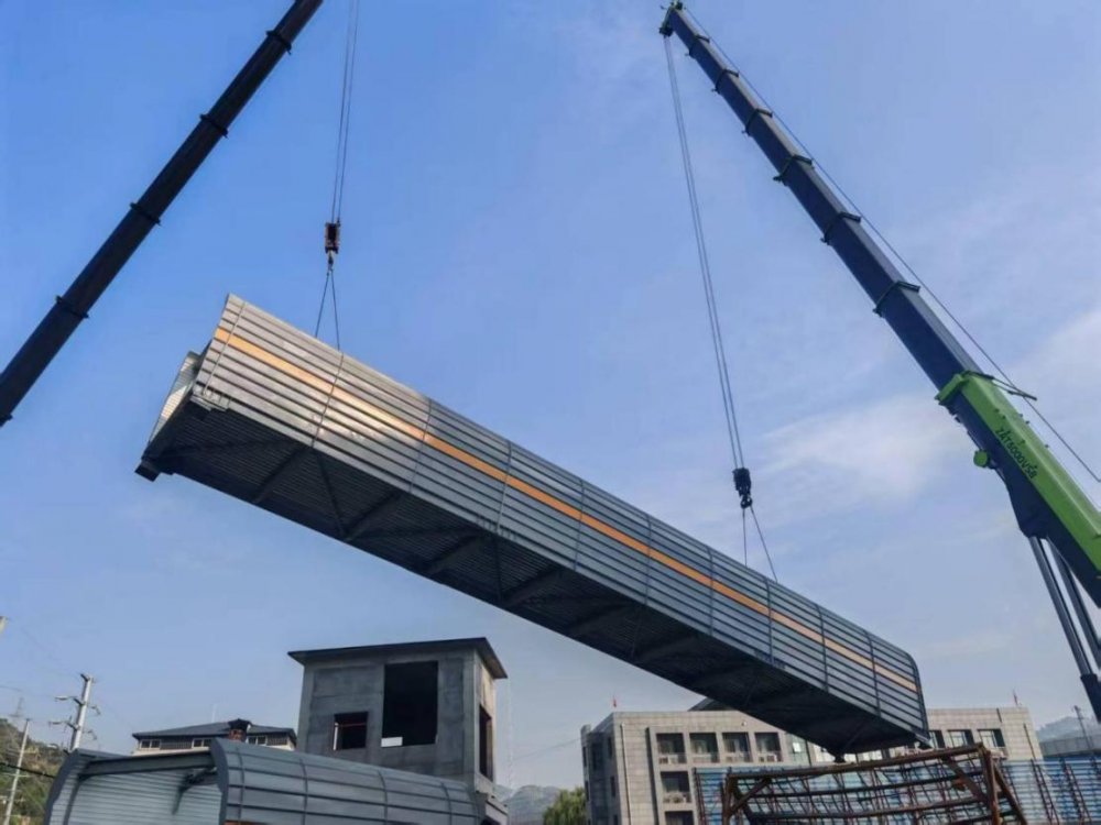 48噸“鋼鐵巨龍”精準(zhǔn)落位！陜煤建設(shè)韓城分公司土建十一項(xiàng)目部“預(yù)演+實(shí)戰(zhàn)”搶出15天工期