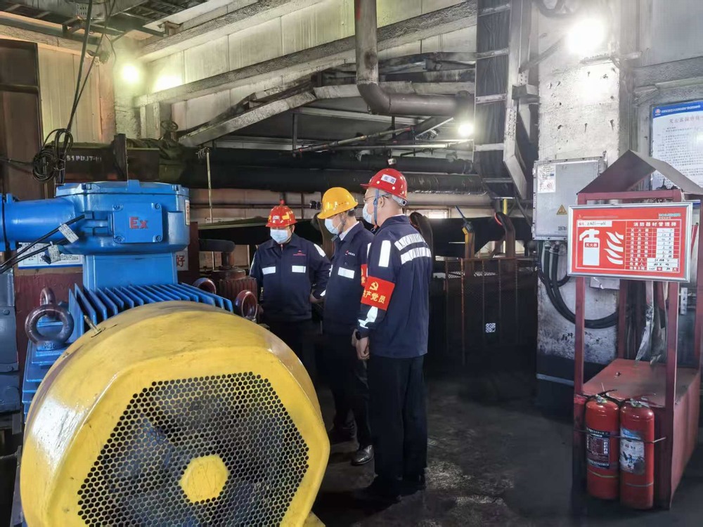 陜煤建設(shè)洗選煤運(yùn)營公司檸條塔運(yùn)營項(xiàng)目部黨支部開展“黨建護(hù)航保安全 年末攻堅(jiān)顯擔(dān)當(dāng)”主題黨日活動